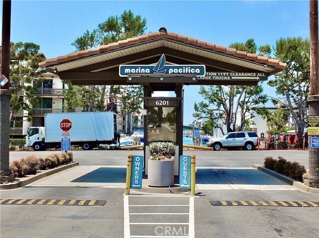 Building Photo - 7321 Marina Pacifica Dr N