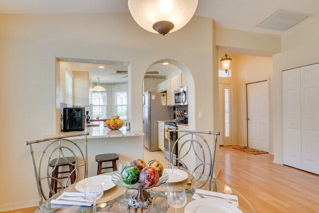 Building Photo - 2130 Rio Nuevo Dr