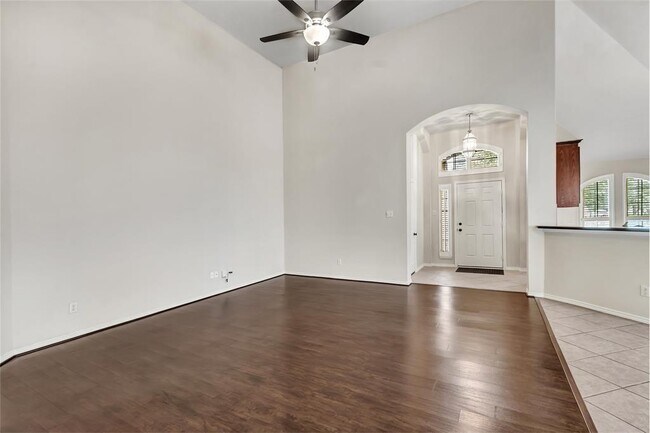 Building Photo - 15814 Finwood Ln