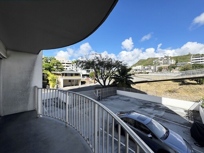 Building Photo - Honolulu Studio with Central A/C and Assigned Parking