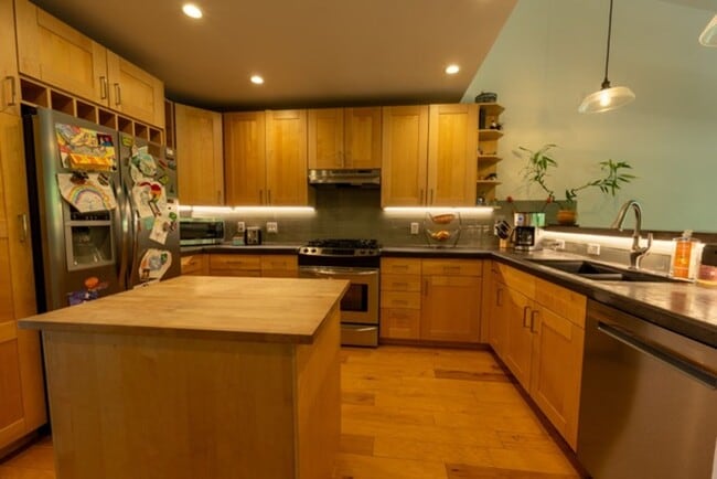 Building Photo - Sun Valley Townhome Steps from Skiing, Hiking, and Biking Trails