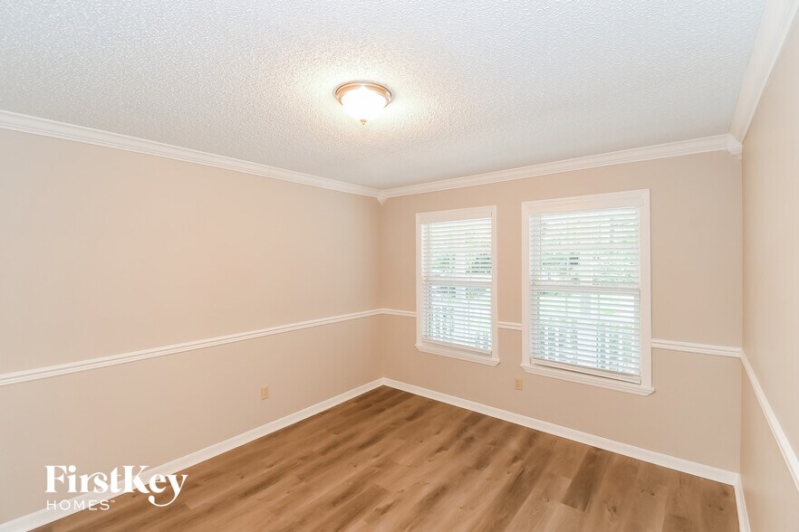 Building Photo - 2790 Ravines Rd