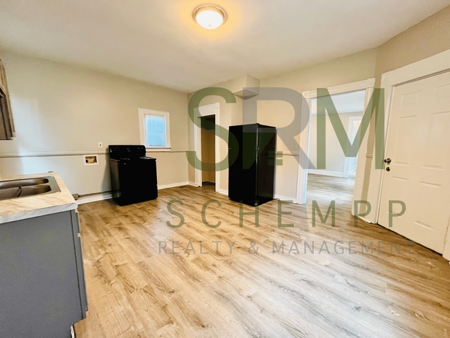 Building Photo - Remodeled 2 bedroom home w/bonus room- Section 8 accepted