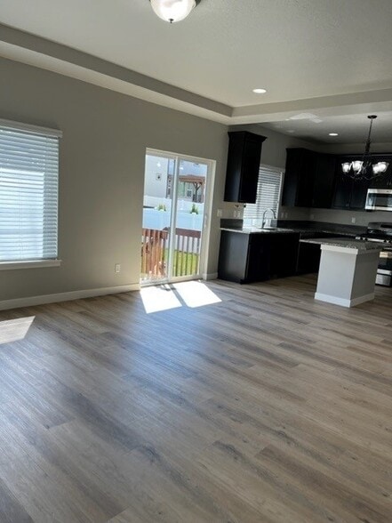 Building Photo - 1113 Meadow Walk Dr