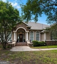 Building Photo - 616 Kings Way