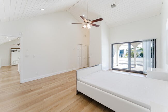 Building Photo - 665 Jeffery St