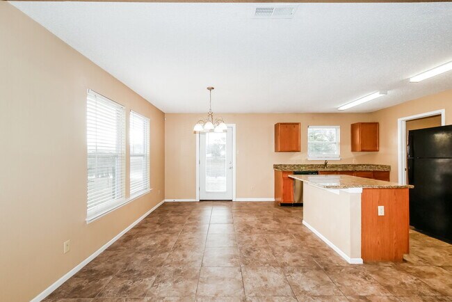 Building Photo - 5768 N Peppereel Way