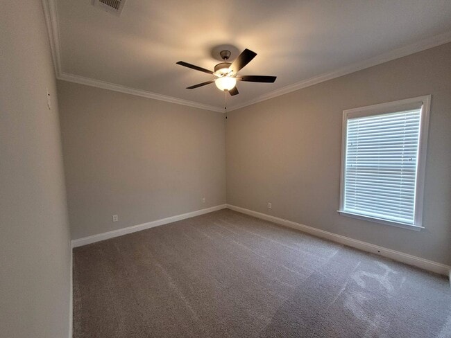 Building Photo - 30 Remington Ln