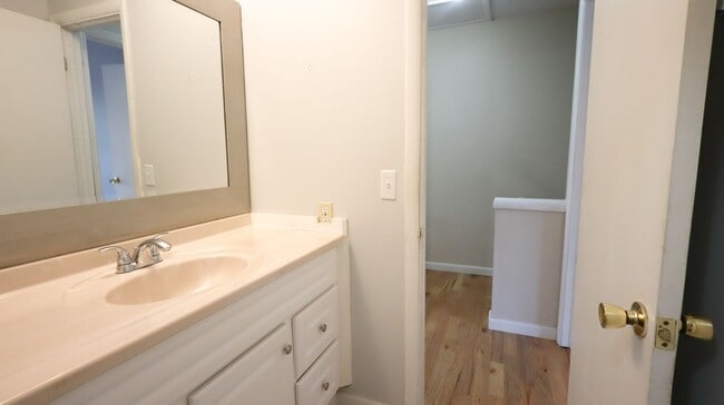 Building Photo - Great 2 Bed 1 Bath Home in Dalton Ga