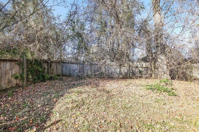 Building Photo - 2346 Floyd St