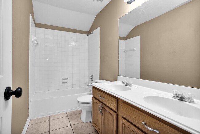 Building Photo - 20931 Deauville Dr