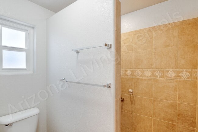 Building Photo - FURNISHED AVAILABLE OCTOBER 2025 - MAY 2026