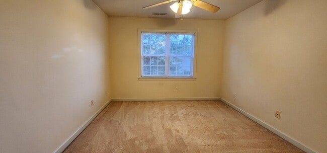 Building Photo - 302 Savannah Dr
