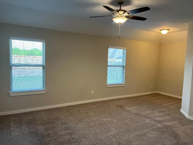 Building Photo - 218 Sintra Lk Wy