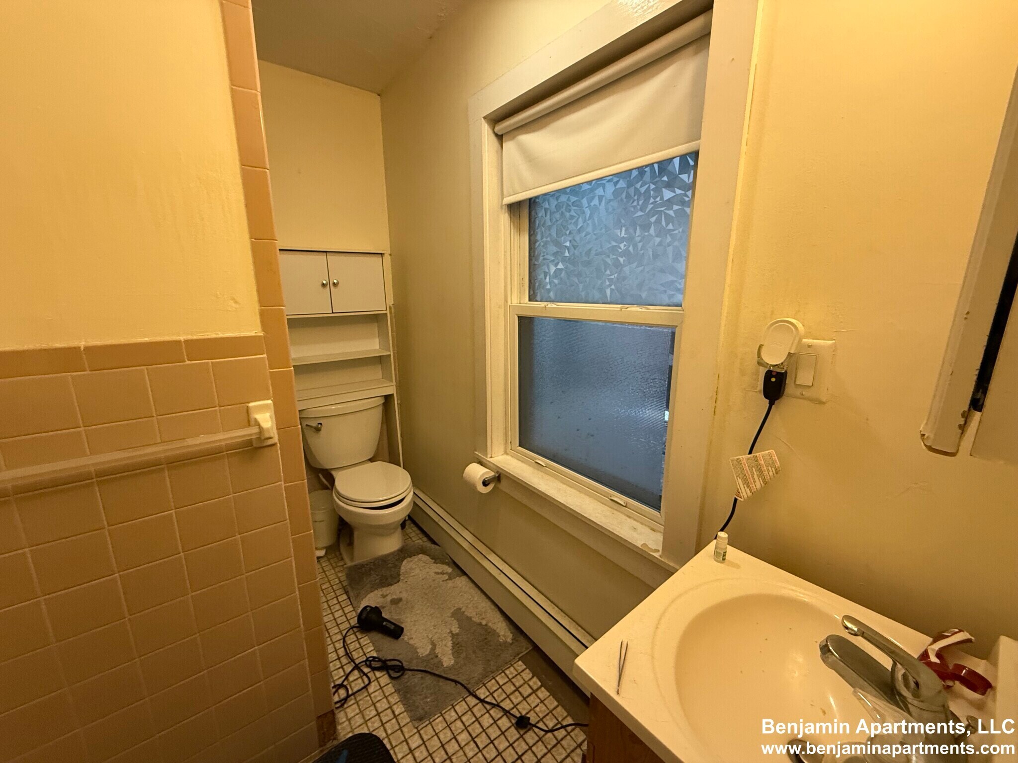 Building Photo - 94 W Cedar St