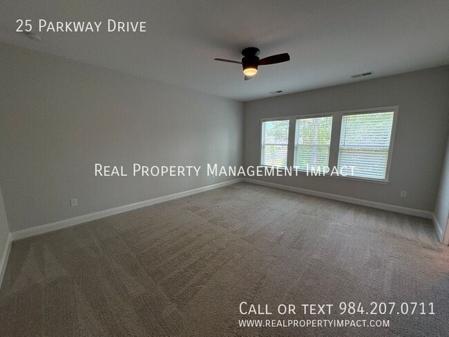 Building Photo - 25 Parkway Dr