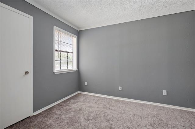 Building Photo - 333 Melrose Dr