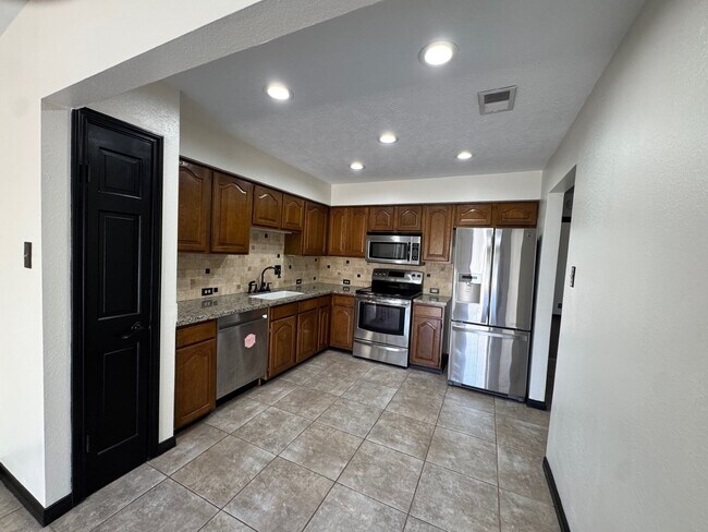 Building Photo - 7716 Champion Pines Dr