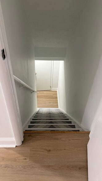 Building Photo - 4 Avonshire Ct