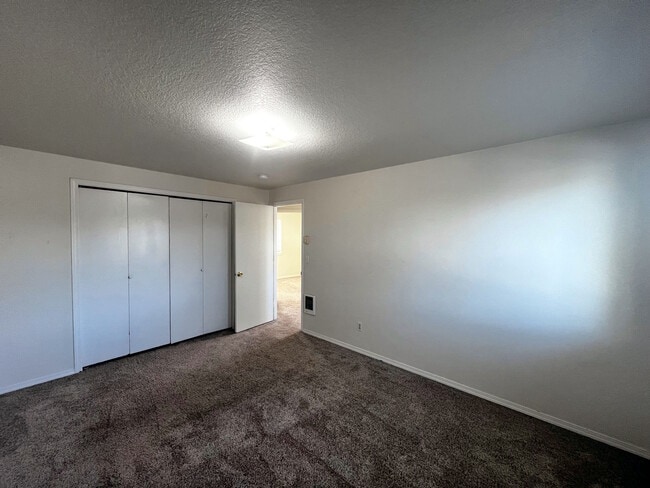 Building Photo - 1131 2nd St NW