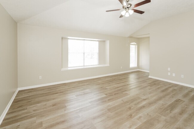 Building Photo - 32034 Ashton Ln