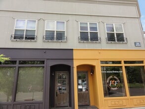 Building Photo - 315 E Main St