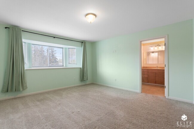 Building Photo - 2454 Tulik Dr