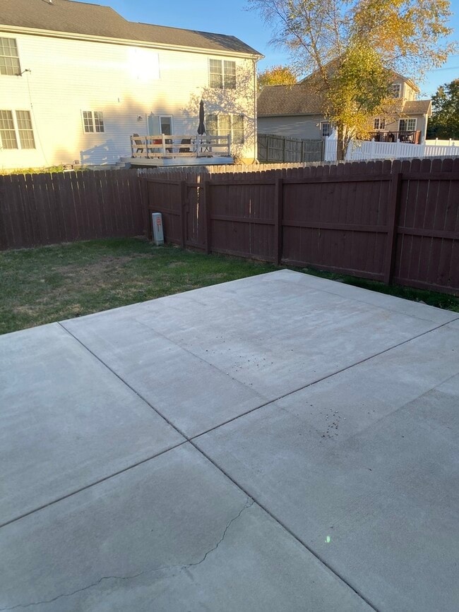 Building Photo - 1704 Sunrise Point