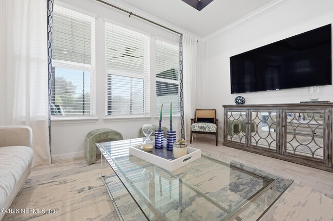 Building Photo - 11130 Town Vw Ct