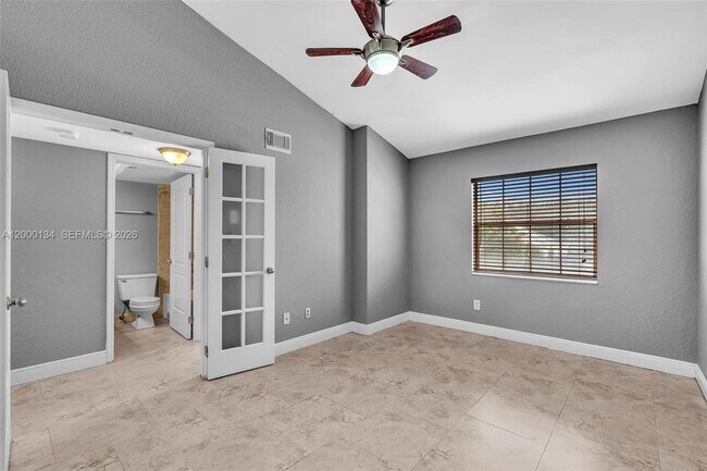 Building Photo - 2881 N Oakland Forest Dr