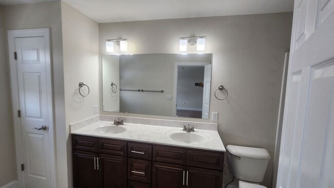 Building Photo - 2219 Deyerle Ave