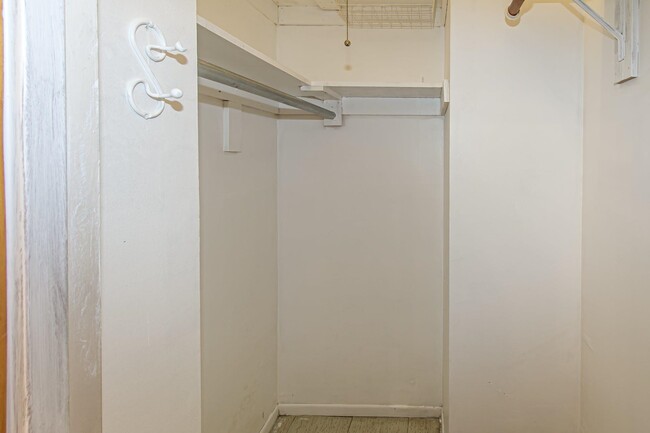 Building Photo - 264 9th St