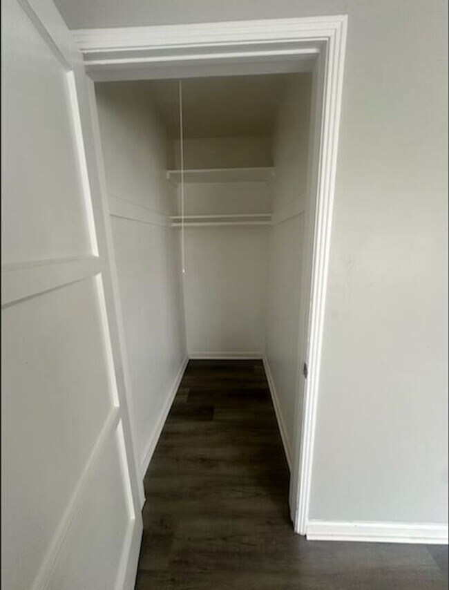 Building Photo - 102