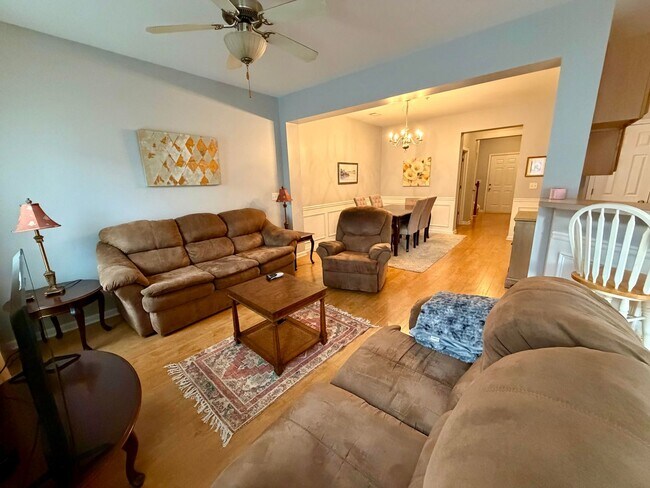 Building Photo - Wow! Check out this charming 3 bedroom 2.5 bathroom townhome in Newnan!