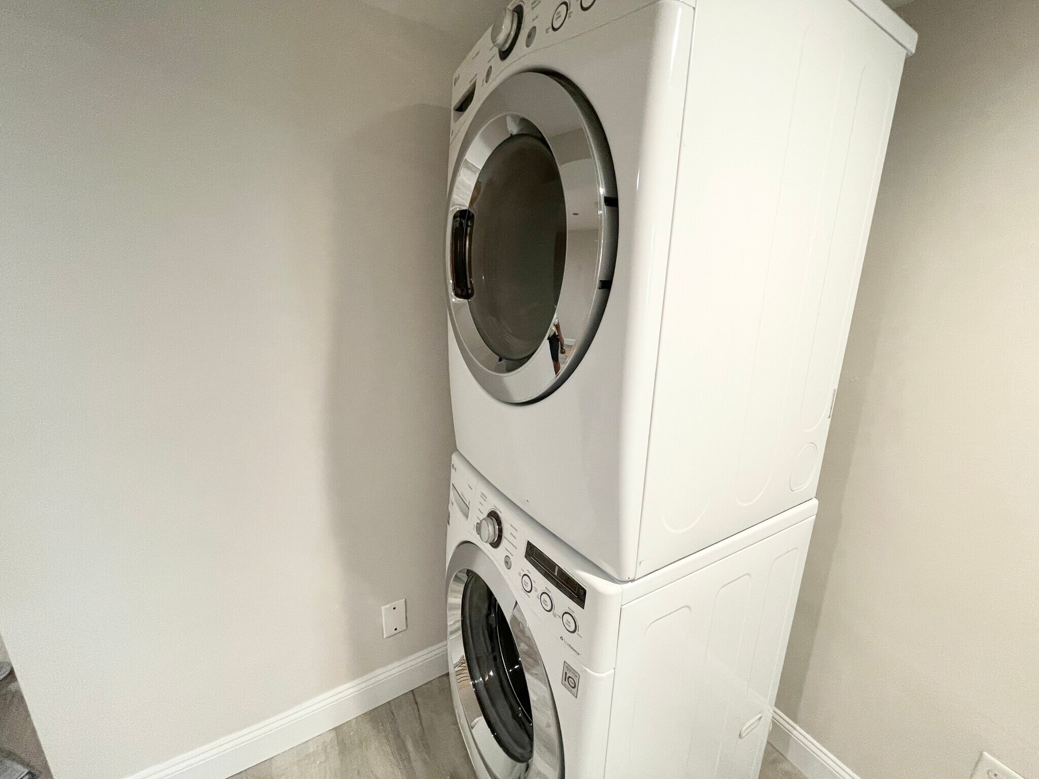 Building Photo - 182 Bolton St