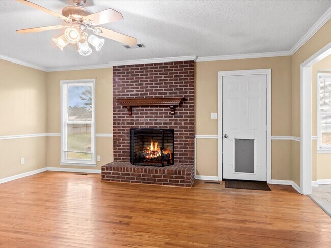 Building Photo - Nice, well-maintained home located on a quiet street in East Limestone.