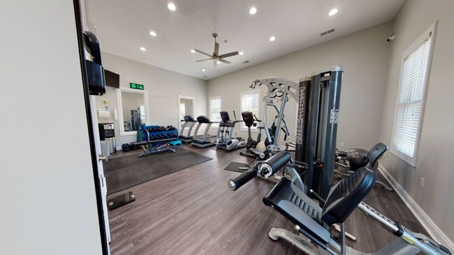 Building Photo - Second Floor Front Facing 2 Bedroom in a Gated Community!