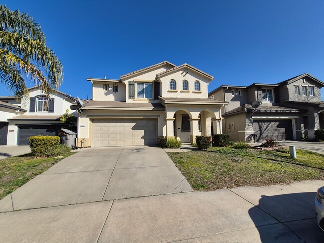 Building Photo - Lovely 4 bedroom, 2.5 bath home in North N...