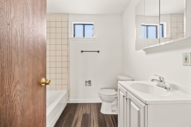 Building Photo - Your New Oakland Oasis: Modern 3-Bed with ...