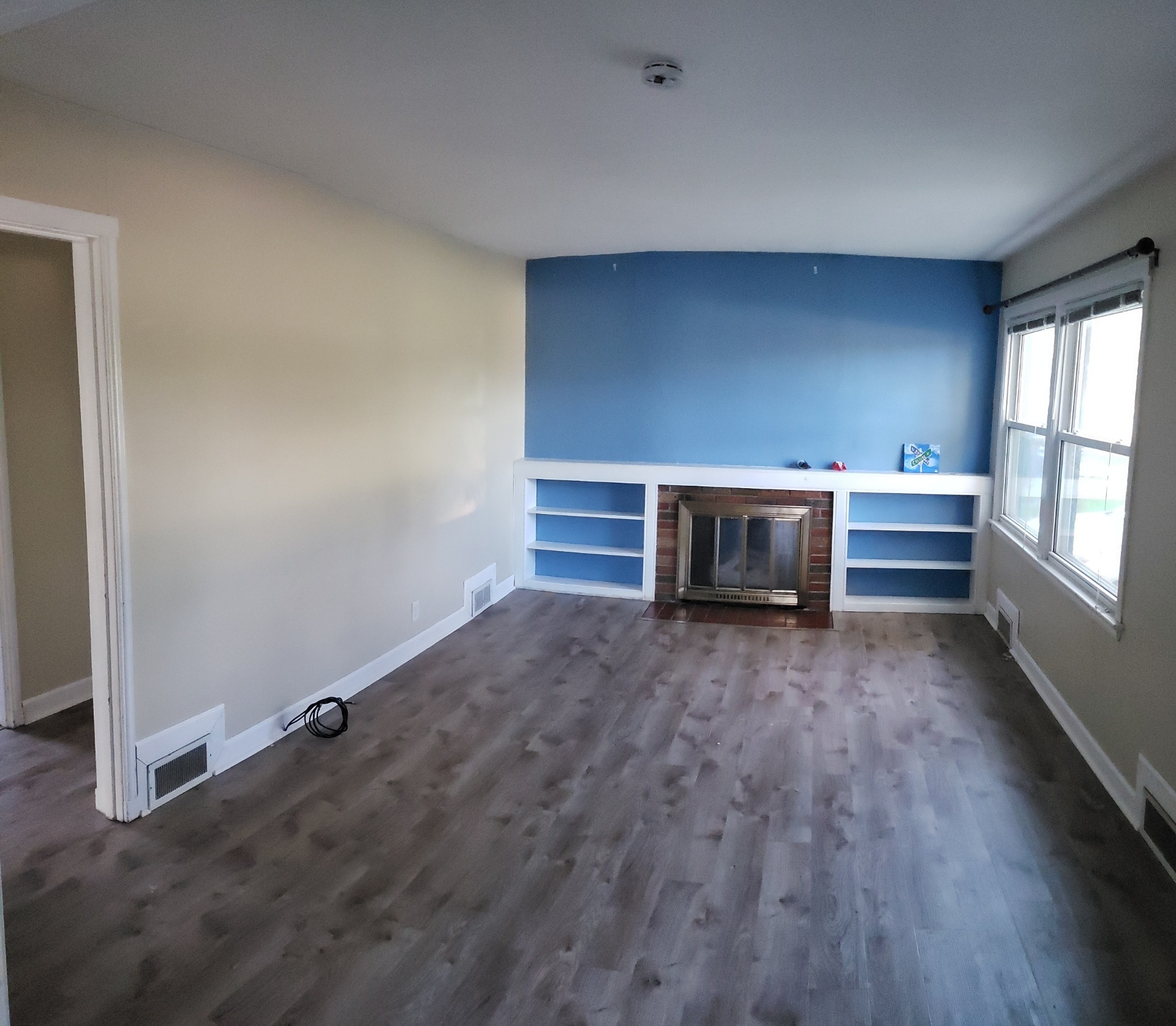 Building Photo - 1315 N 20th Ave E