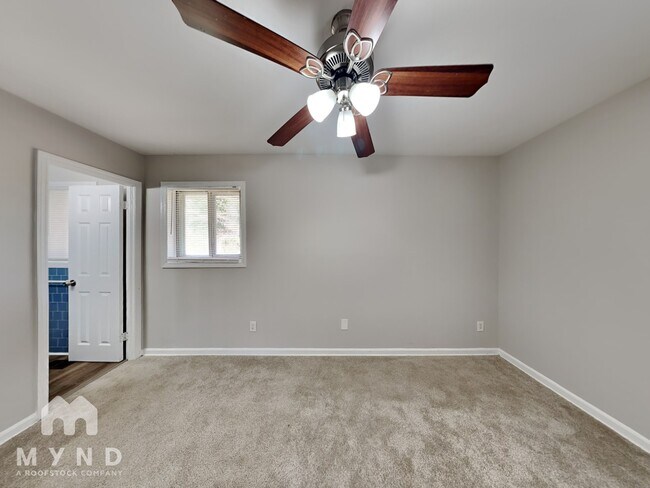 Building Photo - 1529 Plover Rd