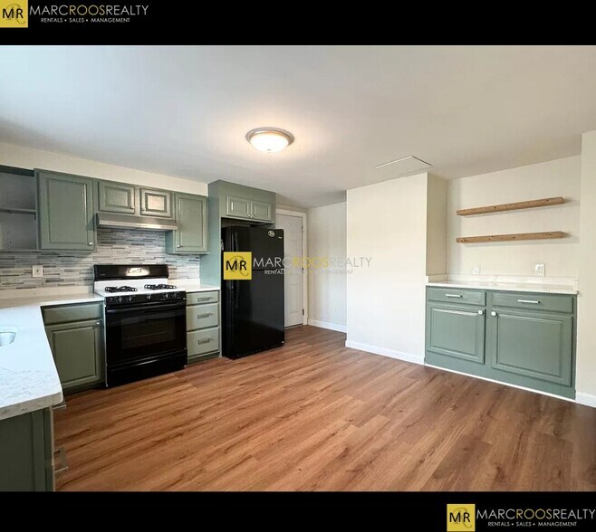 Building Photo - 221 Trenton St