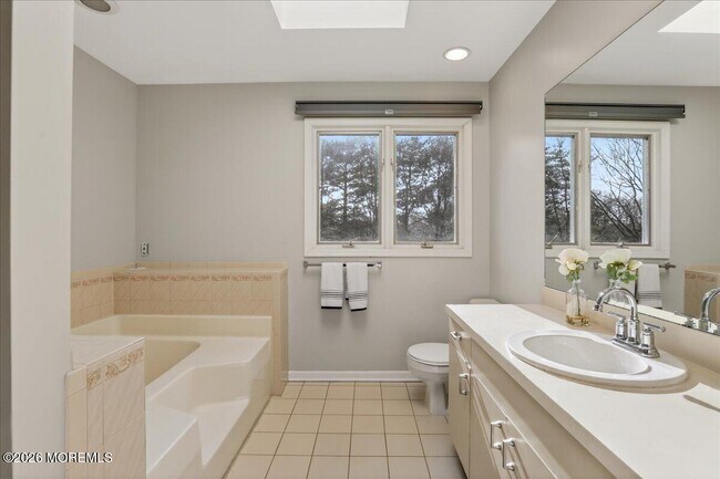 Building Photo - 57 Jamestown Dr