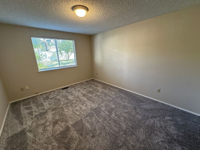 Building Photo - 813 Haskell Ct