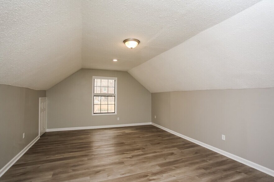 Building Photo - 4466 Dawn Oaks Cove