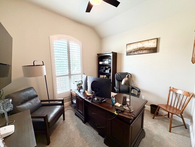 Building Photo - Beautiful 4 Bedroom Rental with Garage & Outdoor Living Space