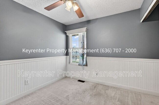 Building Photo - 971 Whispering Ridge Ln