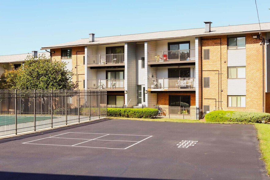 Building Photo - Park View at Bladensburg - 55+