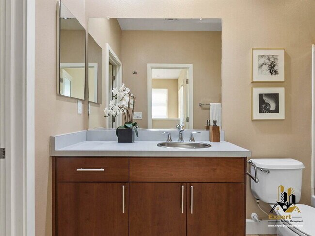 Building Photo - 797 Krypton Ct