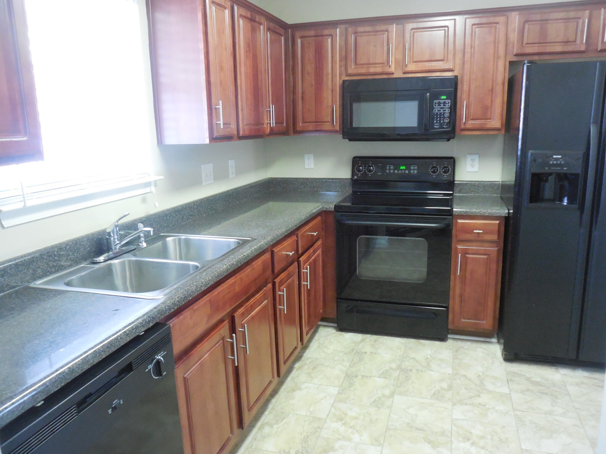 Building Photo - 309 Strawbridge Ln